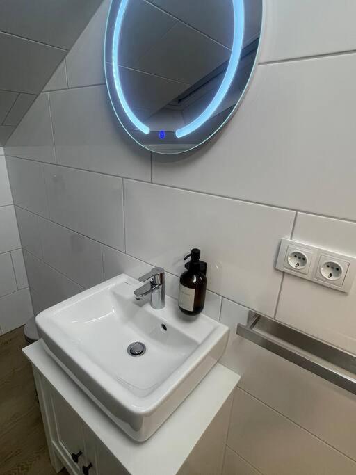 Buxtehude*Wohnung*100Qm*6 Schlafplaetze*Neu* ภายนอก รูปภาพ
